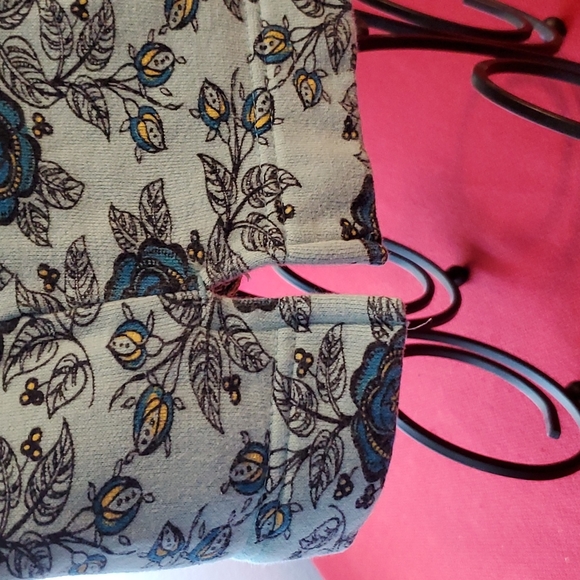 CLASSIC ELEMENTS Woman Floral graphic print top sz. 16w - 18w  EUC - Picture 7 of 7